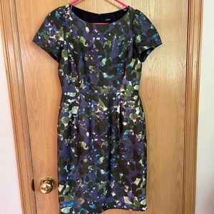 Beautiful party dress. Good condition. No stains or damage.